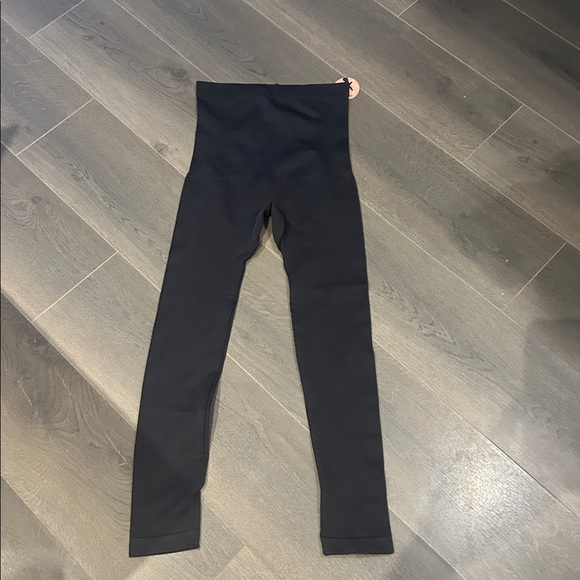 Shapermint Essentials Black High Waisted Shaping Leggings Size M NEW - Picture 6 of 8